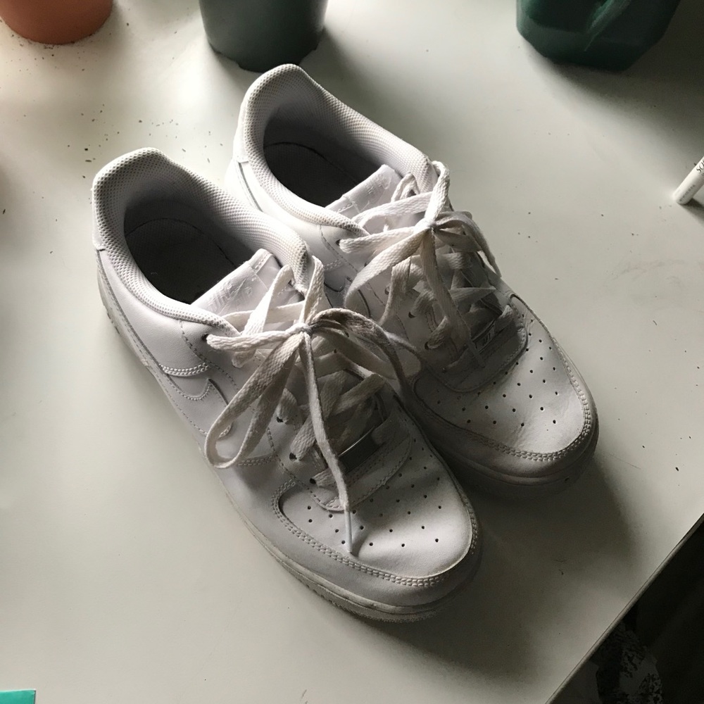 White Nike Air Force 1